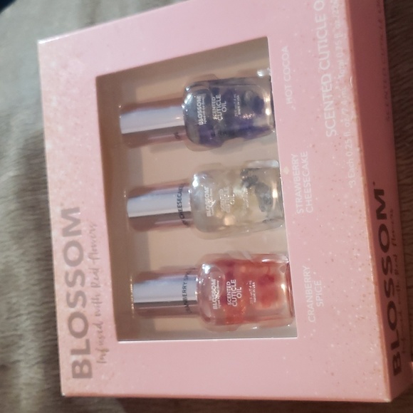 Other - BLOSSOM 3 pcs gift set NWT